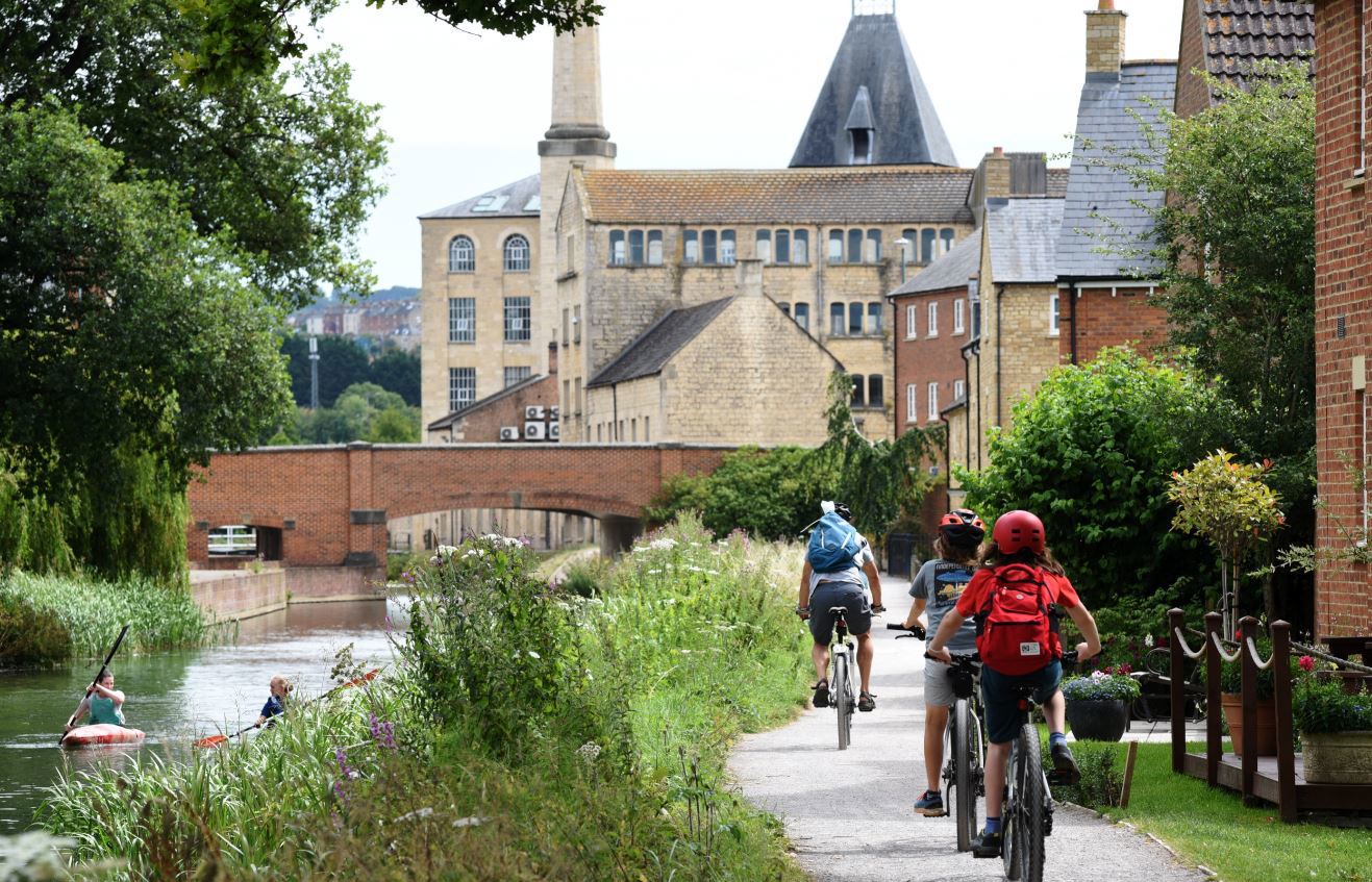 Canal Cycle path